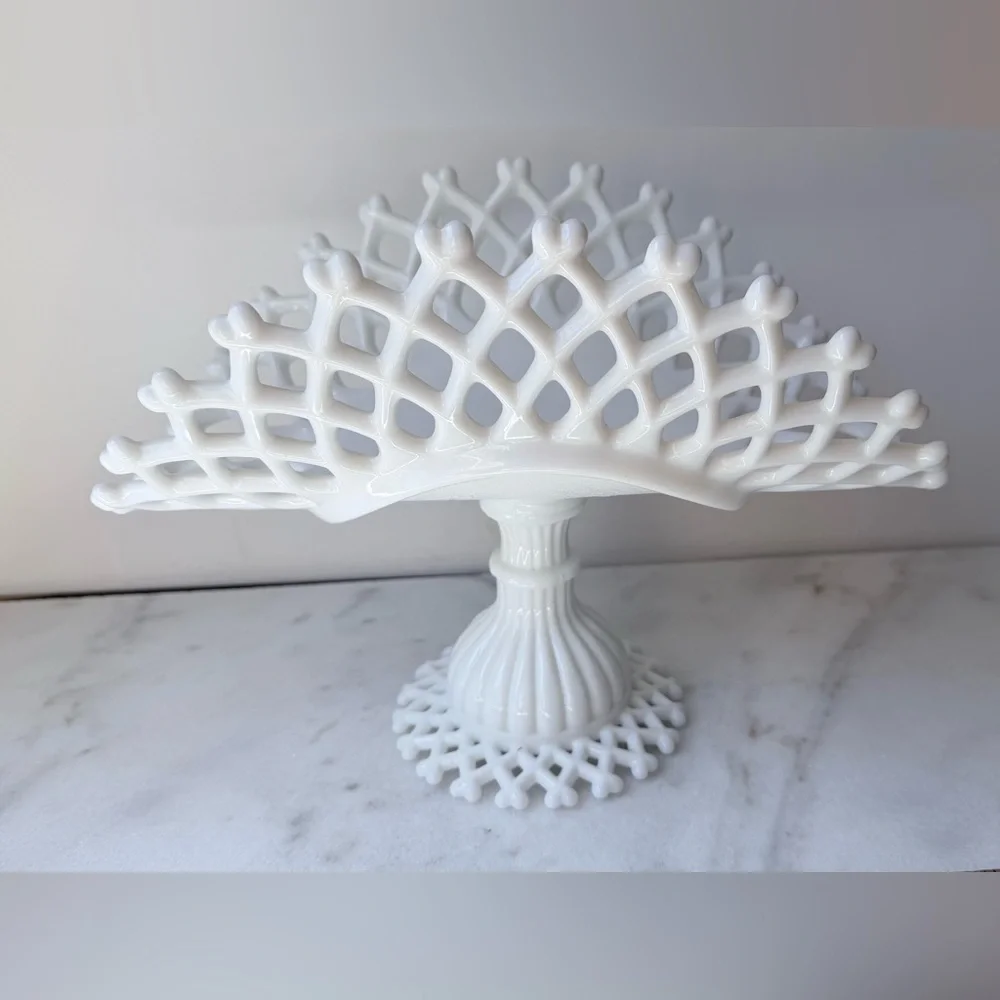 vintage Westmoreland white milk glass banana stand  lattice edge pattern